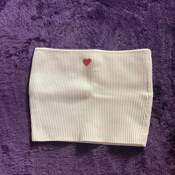 Lottie Moss Tops - NWOT White Ribbed Tube Top w/ Red Heart
